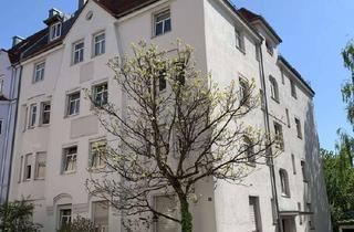 Wohnung kaufen in 86161 Innenstadt, Charmant & zentral: Altbauwohnung mit kleinem Balkon, Stellplatz & Gartenidylle