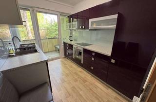 Wohnung kaufen in 51427 Bergisch Gladbach, Kapitalanlage mit Aufzug, 2 Balkonen und attraktiven Mieteinnahmen