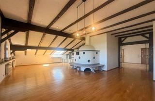 Wohnung kaufen in 83125 Eggstätt, Vielseitige Dachgeschosswohnung mit liebevollen Details eines historischen Bauernhauses