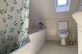 Wohnung kaufen in Rossini Straße, 67061 Süd, Modernisierte 3-Zimmer-Dachgeschosswohnung in Ludwigshafen