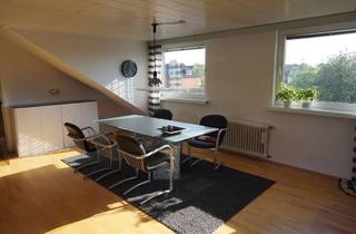 Wohnung mieten in 50737 Weidenpesch, Lichtdurchflutete 3-Zimmer-Dachgeschosswohnung mit Balkon und Blick ins Grüne an der Pferderennbahn