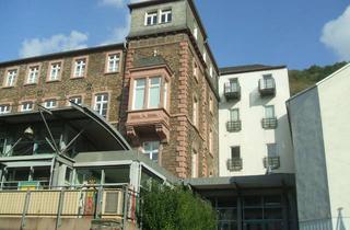 Wohnung mieten in Schloßstr. 16, 56856 Zell, Renovierte, großzügige Wohnung mit RUNDUM-PANORAMABLICK, Aufzug und Balkon