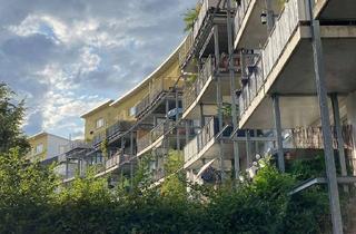 Wohnung mieten in Waldstraße 180, 65197 Wiesbaden, Helle 3 Zimmer Wohnung mit Balkon, Parkett und Garage in guter Lage