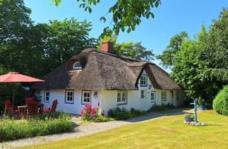 Haus kaufen in Martendorf 13, 25881 Tating, Altersvorsorge/Vermögensaufbau! Etabliertes Ferienhaus unter Reet, 2 WE, genehmigt, provisionsfrei
