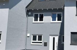 Haus kaufen in 67269 Grünstadt, Neubau RMH in Grünstadt City-Lage, bezugsfrei