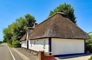 Haus kaufen in 25887 Winnert, Ein Leben in Ruhe und Natur: Reetdachhaus in Nordseenähe für Liebhaber des Besonderen