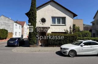 Haus kaufen in 67574 Osthofen, Ihr neues Zuhause: EFH mit Terrasse, Balkon, Gärtchen und Garage!