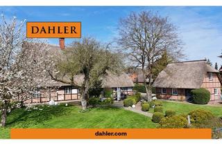 Haus kaufen in 23883 Hollenbek, Reetdachanwesen mit zwei Wohneinheiten in traumhafter Feldrandlage