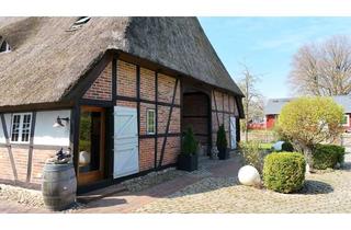 Haus kaufen in 23883 Hollenbek, Reetdachanwesen mit 2-3 Wohneinheiten in traumhafter Feldrandlage - Schaalseeregion