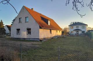 Haus kaufen in 14558 Nuthetal, Sanierungsbedürftiges Ein-/ Zweifamilienhaus im Speckgürtel