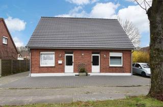 Haus kaufen in 26871 Papenburg, Zweifamilienhaus in zentraler Lage am Untenende. Durch Mieteinnahmen zum Eigenheim!