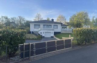 Haus kaufen in 53567 Asbach, Modernisierter Bungalow mit großem Garten in Asbach