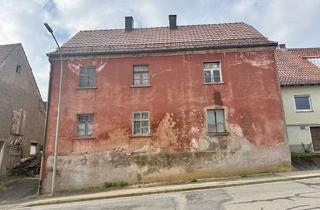 Haus kaufen in 92237 Sulzbach-Rosenberg, Raum für neue Ideen – Stark Sanierungsbedürftiges EFH mit Garten und Neubaupotenzial!