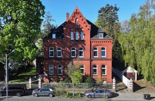 Villa kaufen in 32257 Bünde, Denkmal mit Strahlkraft - ehemalige Zigarrenfabrikantenvilla in bester Lage...