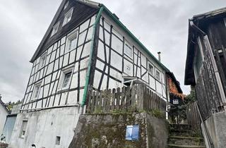 Haus kaufen in Büchel 23, 42855 Remscheid, Denkmalgeschütztes Fachwerkhaus mit drei Eigentumswohnungen