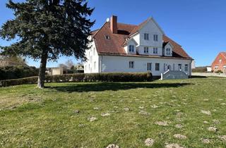 Anlageobjekt in 23936 Grevesmühlen, Großes Mehrfamilienhaus in Naschendorf mit 10 WG (628 m² Wfl.)u. Garagen auf 3320 m² Grundstück