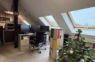 Wohnung kaufen in 61184 Karben, Gemütliche Dachgeschosswohnung mit Entwicklungspotenzial
