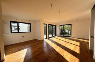 Wohnung kaufen in Waldowstrasse, 13156 Niederschönhausen, 4 Rooms Family Maisonette for Sale in Berlin-Pankow Private Garden, 3 Bedrooms 3 Bathrooms