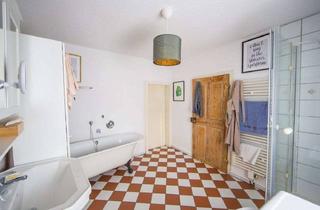 Wohnung mieten in Kleine Maingasse, 63500 Seligenstadt, Charmante 2-Zimmer-Altstadtwohnung im Fachwerkhaus mit Dachboden & stilvollem Bad – Seligenstadt