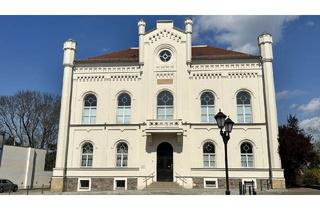 Wohnung kaufen in 04442 Zwenkau, Kapitalanlage im historischen Rathaus von Zwenkau–vermietete Dachgeschosswohnung mit Lift und Loggia