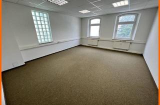 Büro zu mieten in Berliner Straße, 07545 Gera, Gewerbe mit 4 Räumen, Archiv und WC! Großer Parkplatz direkt am Haus!
