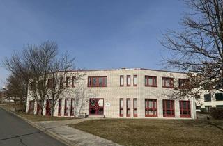Gewerbeimmobilie kaufen in Gottlieb-Daimler-Straße 12, 07552 Gera, Gera - Vielseitiges Bürogebäude zum Verkauf in Gera - Schulungsräume, Parkplätze, gute Lage.