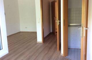 Wohnung kaufen in 85435 Erding, Erding - Charmante 1-Zimmer Wohnung mit Balkon und Tiefgarage in Erding