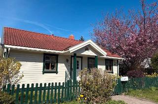 Haus kaufen in 17495 Karlsburg, Karlsburg - Idyllisches Wohnen zwischen Usedom & Rügen - Charmanter Bungalow