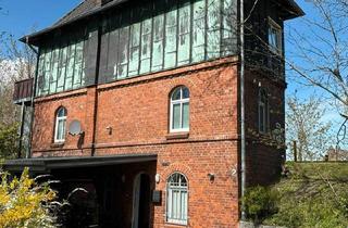 Einfamilienhaus kaufen in 25813 Husum, Husum - Einzigartiges Einfamilienhaus im historischen Stellwerk Husum