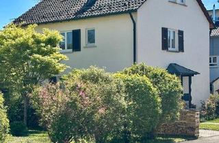 Haus kaufen in 72800 Eningen, Eningen unter Achalm - Charmantes Zweifamilienhaus in begehrter Lage