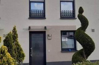 Haus kaufen in 50769 Köln, Köln - Exklusives Reihenmittelhaus mit hochwertiger Ausstattung