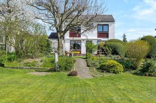 Einfamilienhaus kaufen in 61273 Wehrheim, Wehrheim - Einzigartige zentrale Feldrandlage: EFH mit Traumgarten und viel Potenzial, Garage, 2 Stpl.