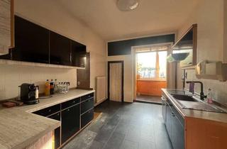 Wohnung kaufen in 13407 Reinickendorf, Bezugsfrei Altbauperle nahe Schäfersee – 2 Zimmer, Wintergarten & großer Keller
