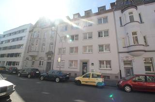 Wohnung kaufen in Blumenstraße 12, 47057 Neudorf-Nord, Duisburg- Neudorf tolle 3 Zimmerwohnung mit gr. Balkon im 1.Obergeschoß