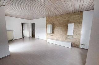 Wohnung kaufen in 97922 Lauda-Königshofen, Gemütliche 2-Zimmer-Dachgeschosswohnung mit Loggia in Lauda