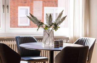 Wohnung kaufen in 24103 Exerzierplatz, Frei und chic: City-Wohnung in gepflegtem Haus - sofortige Selbstnutzung in exklusiver Lage