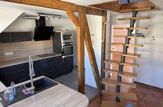 Wohnung mieten in Bülowstraße 31, 42659 Burg, Wohnen mit Charakter: 2,5-Zimmer-Dachgeschosswohnung in Solingen