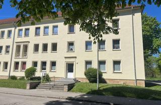 Wohnung mieten in Karl-Marx-Str. 18, 39240 Calbe, Dein neues Zuhause: Große 3-Raum Wohnung mit 76 m² und Balkon
