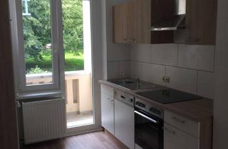 Wohnung mieten in Hammesberger Str. 82, 42855 Innen, Schöne 2-Zimmer-Wohnung mit Einbauküche und Balkon in Remscheid-Hasten