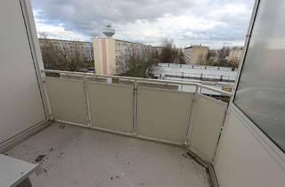 Wohnung mieten in Heinrich-Heine-Straße 61, 04600 Altenburg, Praktisch geschnittene Wohnung mit Balkon ganz oben!