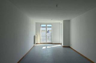 Wohnung mieten in Cottbusser Straße 81, 12627 Hellersdorf, Platz für jeden - Geräumige Familienwohnung mit Balkon und Wannenbad!