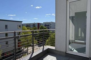 Wohnung mieten in Cottbusser Straße 81, 12627 Hellersdorf, Platz für jeden - Geräumige Familienwohnung mit Balkon und Wannenbad!
