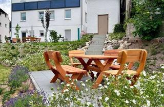 Wohnung mieten in Wolfsberg, 08289 Schneeberg, Modernes Wohnen in Schneeberg: Sanierte Dachgeschoss mit Charme
