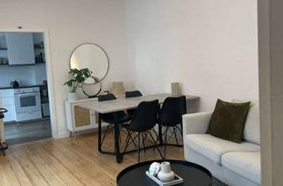 Wohnung mieten in 76135 Weststadt, Sanierte 2- Zimmer Altbauwohnung mit 3 Balkonen in der Weststadt KA