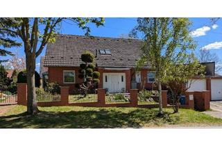 Einfamilienhaus kaufen in 15366 Neuenhagen, Großzügiges Einfamilienhaus mit vermieteter Einliegerwohnung!