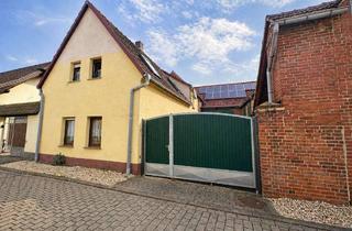 Haus kaufen in 06556 Voigtstedt, LÄNDLICHE RUHE TRIFFT AUF POTENZIAL! Immobilie mit schönem Grundstück, Scheune und PV Anlage