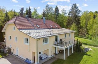 Doppelhaushälfte kaufen in 94104 Tittling, Doppelhaushälfte mit Einliegerwohnung und Fernblick in Einzellage - nur 349.000 EUR!