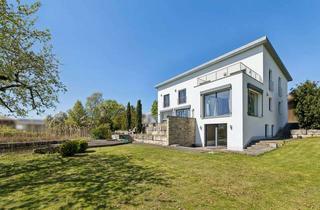 Villa kaufen in 92245 Kümmersbruck, Stilvolle Architektenvilla mit Panorama-Weitblick und exklusiver Ausstattung bei Amberg