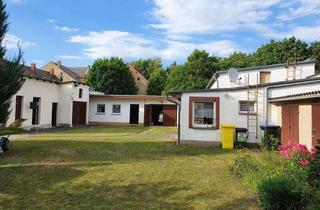Haus kaufen in 03103 Neupetershain, Wohnen auf einer Ebene mit kleiner Zweitwohnung, Anbauten und viel Nebengelass!