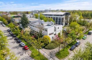 Gewerbeimmobilie kaufen in 80935 München, Gewerbeobjekt mit 3 Zi. Wohnung & PV-Anlage – flexibel nutzbar, 11 Stellplätze